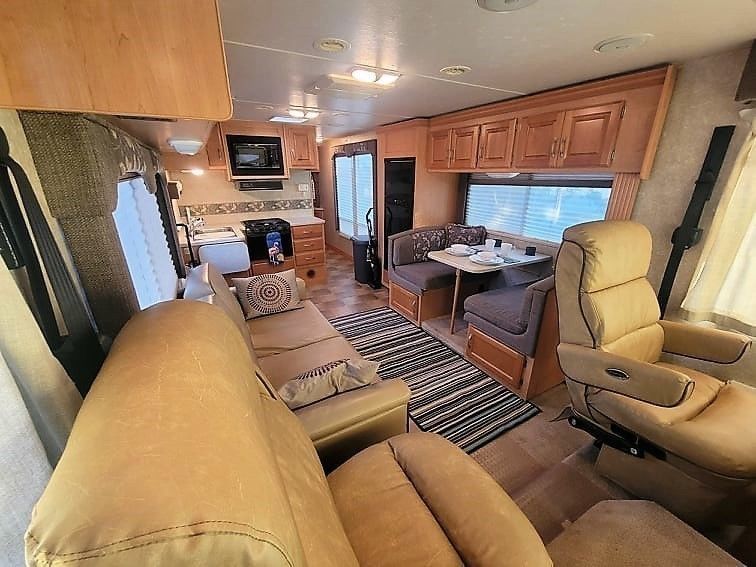Photo 4 - 2007 Thor Class A Motorhome rental photo 6