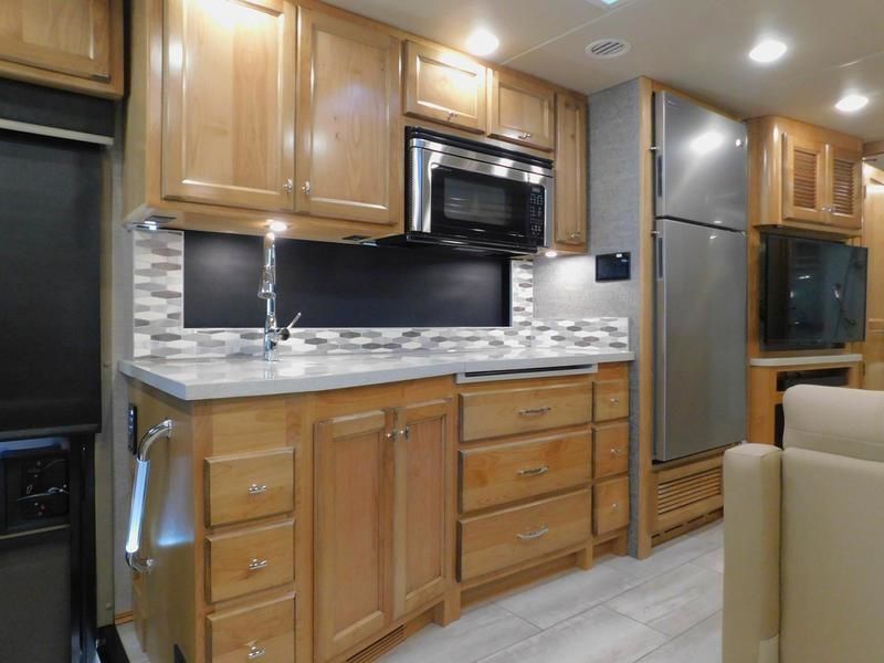 Photo 5 - 2017 Tiffin Class A Motorhome rental photo 15