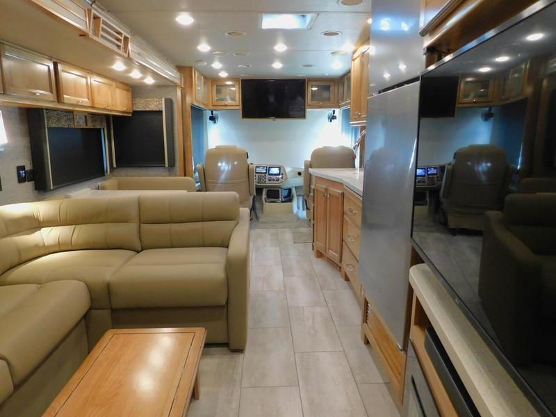 Photo 5 - 2017 Tiffin Class A Motorhome rental photo 17