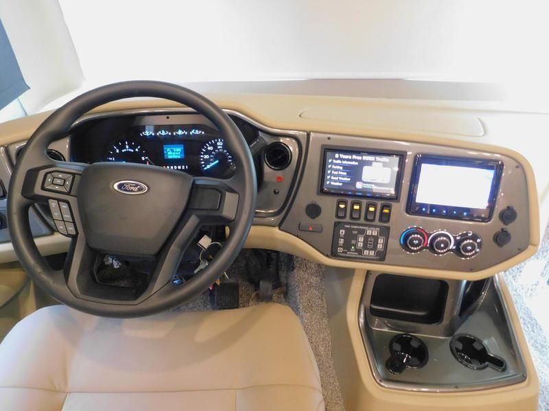 Photo 6 - 2017 Tiffin Class A Motorhome rental photo 19