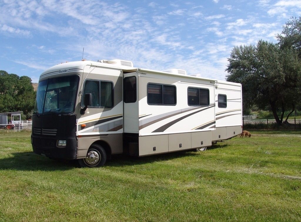 Photo 5 - 2009 Fleetwood Class A Motorhome rental photo 7