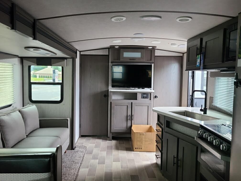 Photo 5 - 2021 Cruiser Rv Travel Trailer rental photo 20