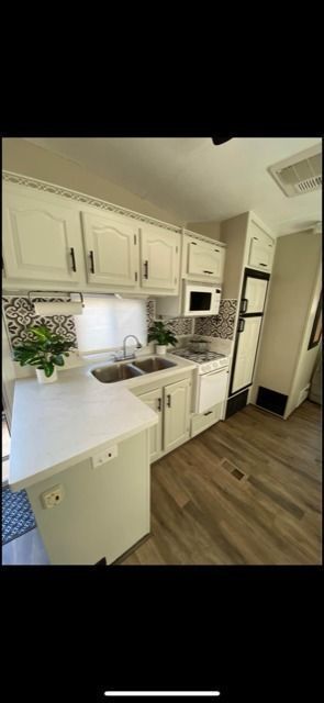 Photo 1 - 2004 Forest River Fifth Wheel rental photo 6