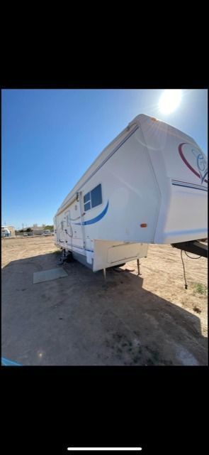 Photo 3 - 2004 Forest River Fifth Wheel rental photo 12