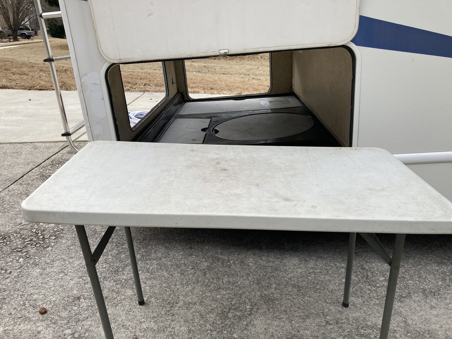 Photo 15 - 2010 Thor Motor Coach Class C Motorhome rental photo 17