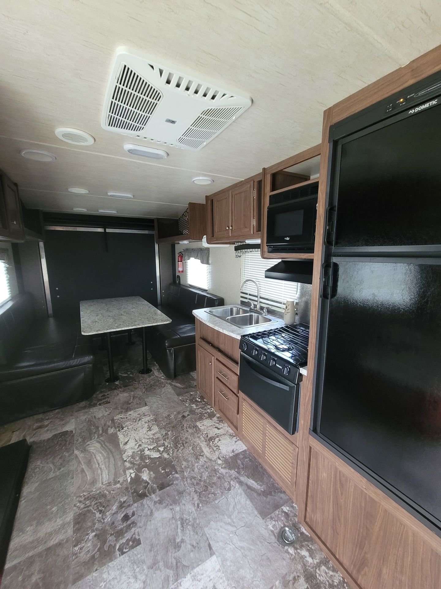 Photo 2 - 2018 Pioneer Toy Hauler rental photo 7