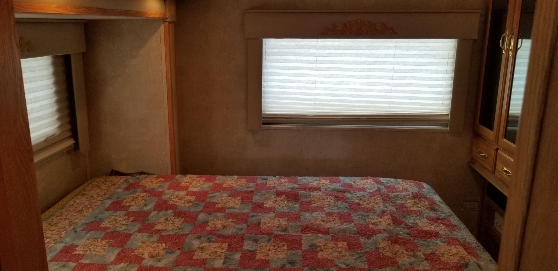 Photo 9 - 2002 Forest River Class A Motorhome rental photo 11