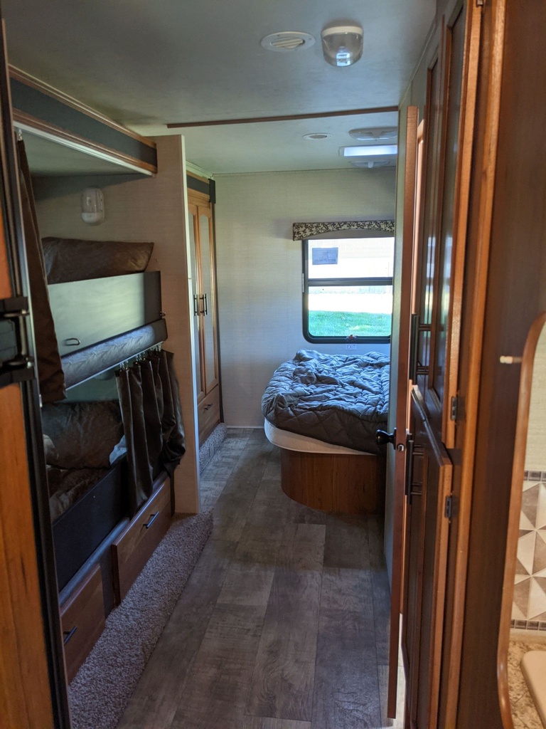 Photo 1 - 2017 Jayco Class C Motorhome rental photo 9
