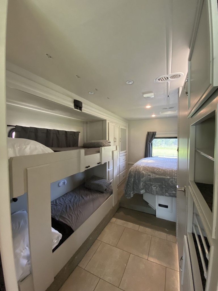 Photo 12 - 2016 Fleetwood Class A Motorhome rental photo 14