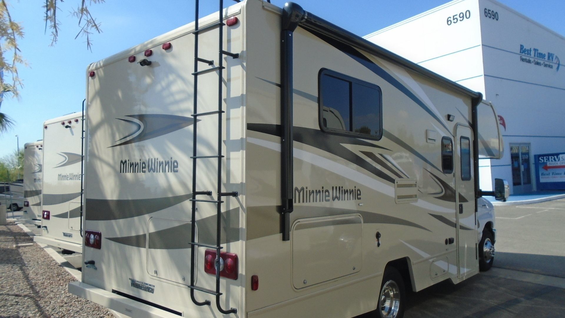 Photo 1 - 2020 Winnebago Industries, Inc. Class C Motorhome rental photo 3