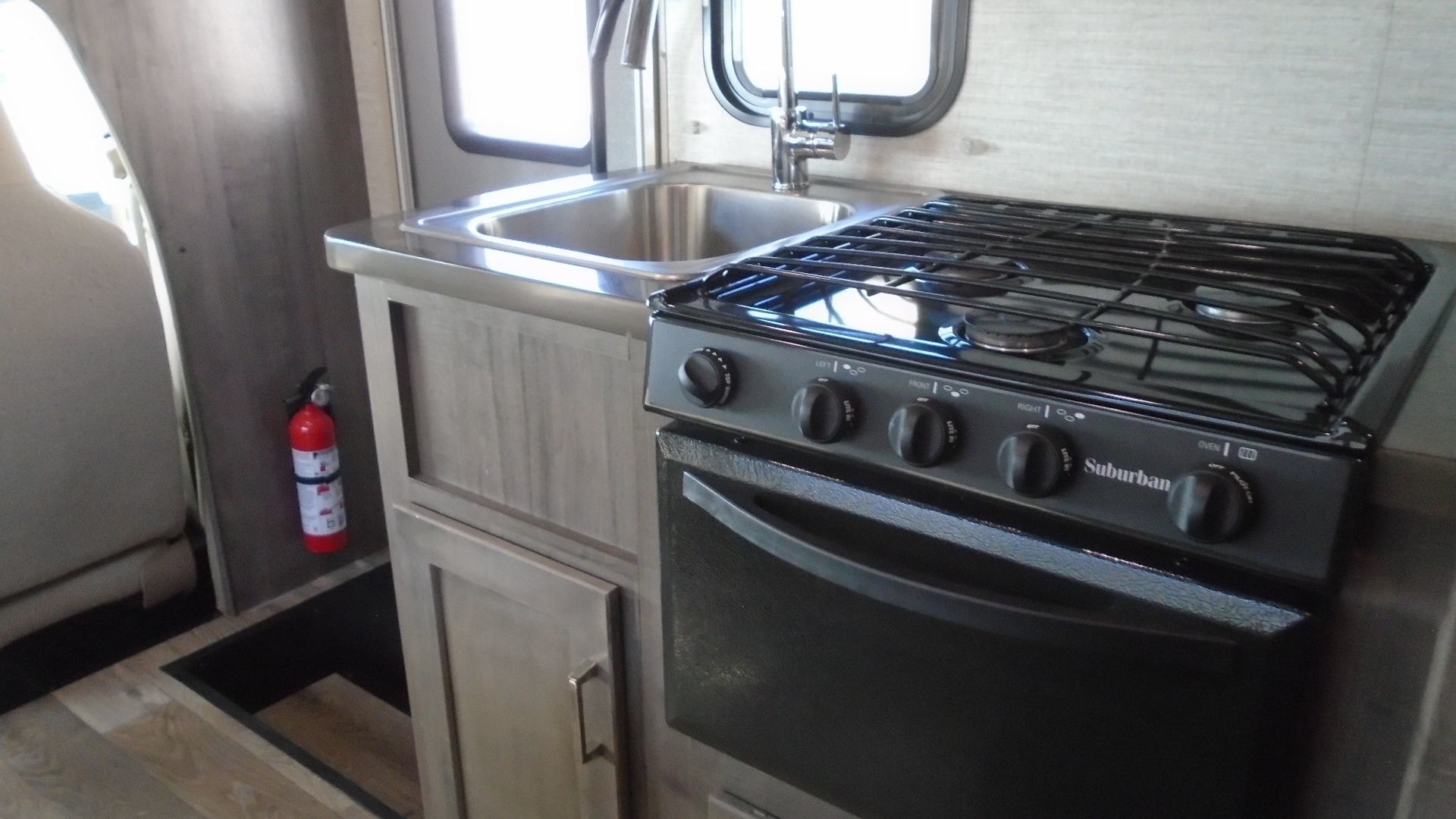 Photo 8 - 2020 Winnebago Industries, Inc. Class C Motorhome rental photo 10