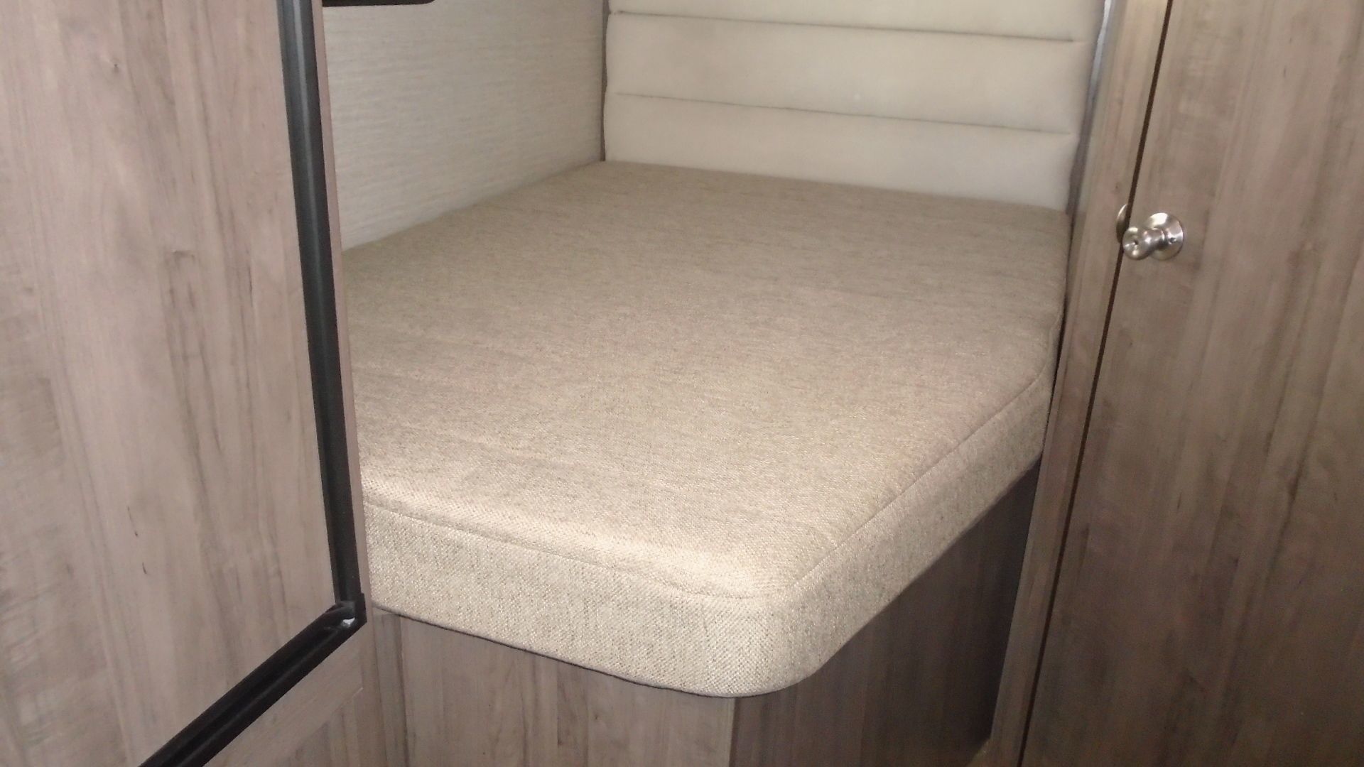 Photo 11 - 2020 Winnebago Industries, Inc. Class C Motorhome rental photo 13