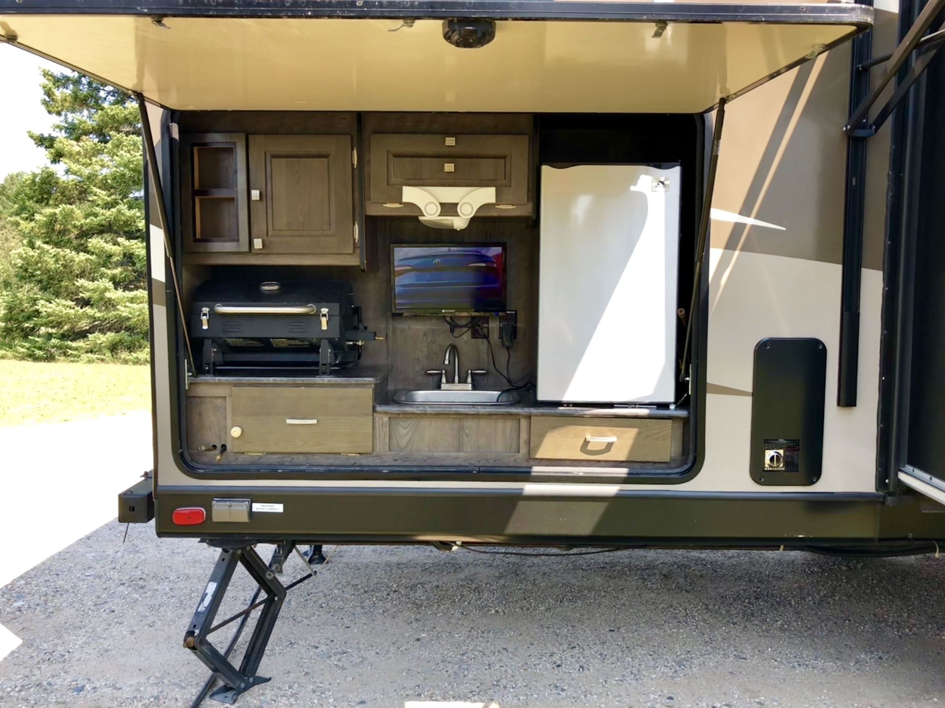 Photo 9 - 2015 Dutchman Travel Trailer rental photo 11