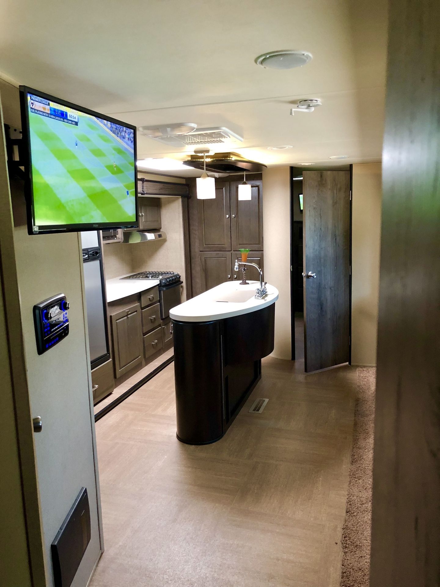 Photo 11 - 2015 Dutchman Travel Trailer rental photo 13