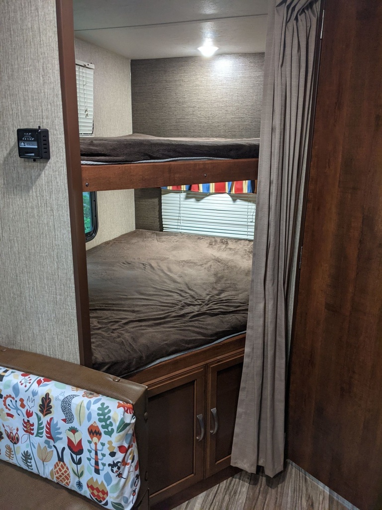 Photo 5 - 2017 Keystone Travel Trailer rental photo 6