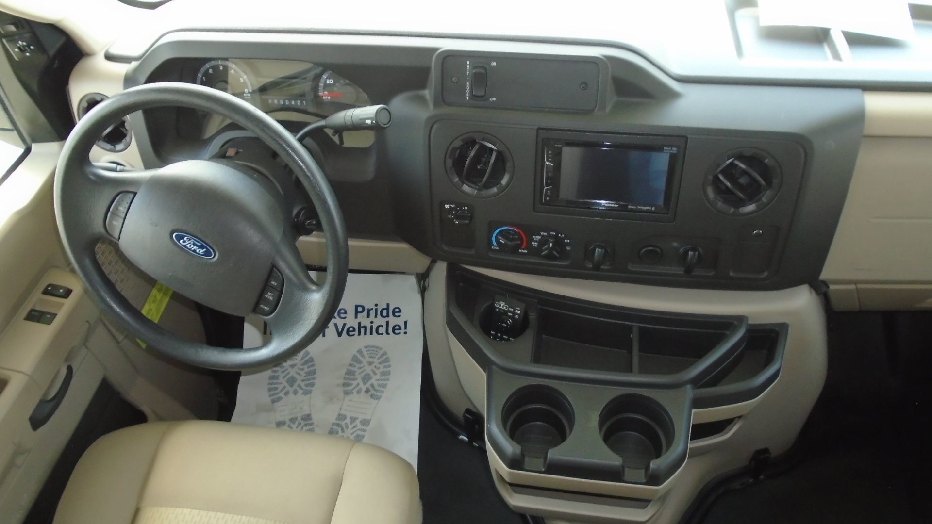 Photo 5 - 2020 Winnebago Class C Motorhome rental photo 14