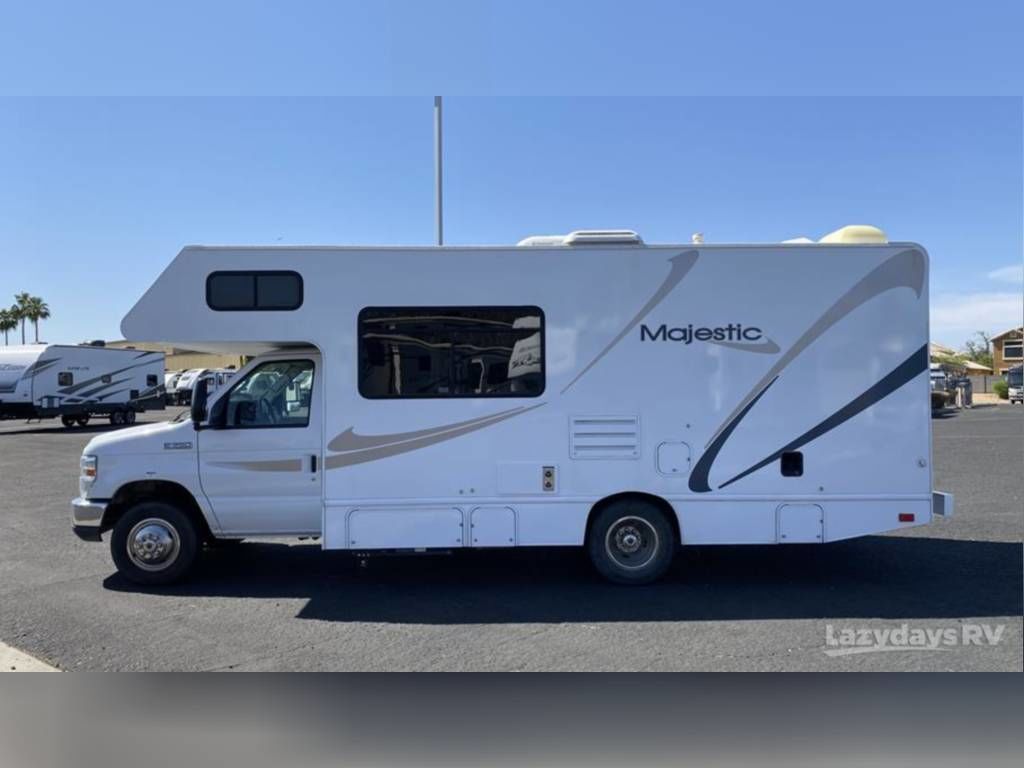 Photo 1 - 2013 Thor Motor Coach Class C Motorhome rental photo 3