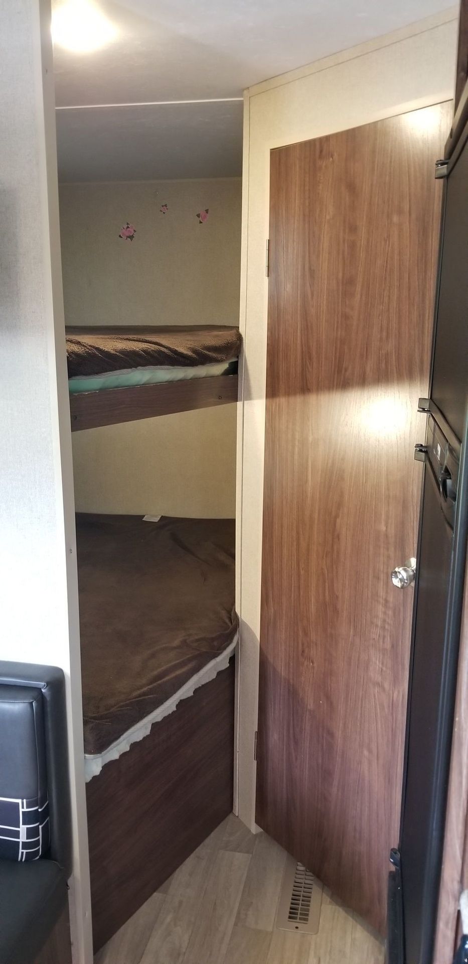 Photo 6 - 2017 Coleman Class C Motorhome rental photo 8