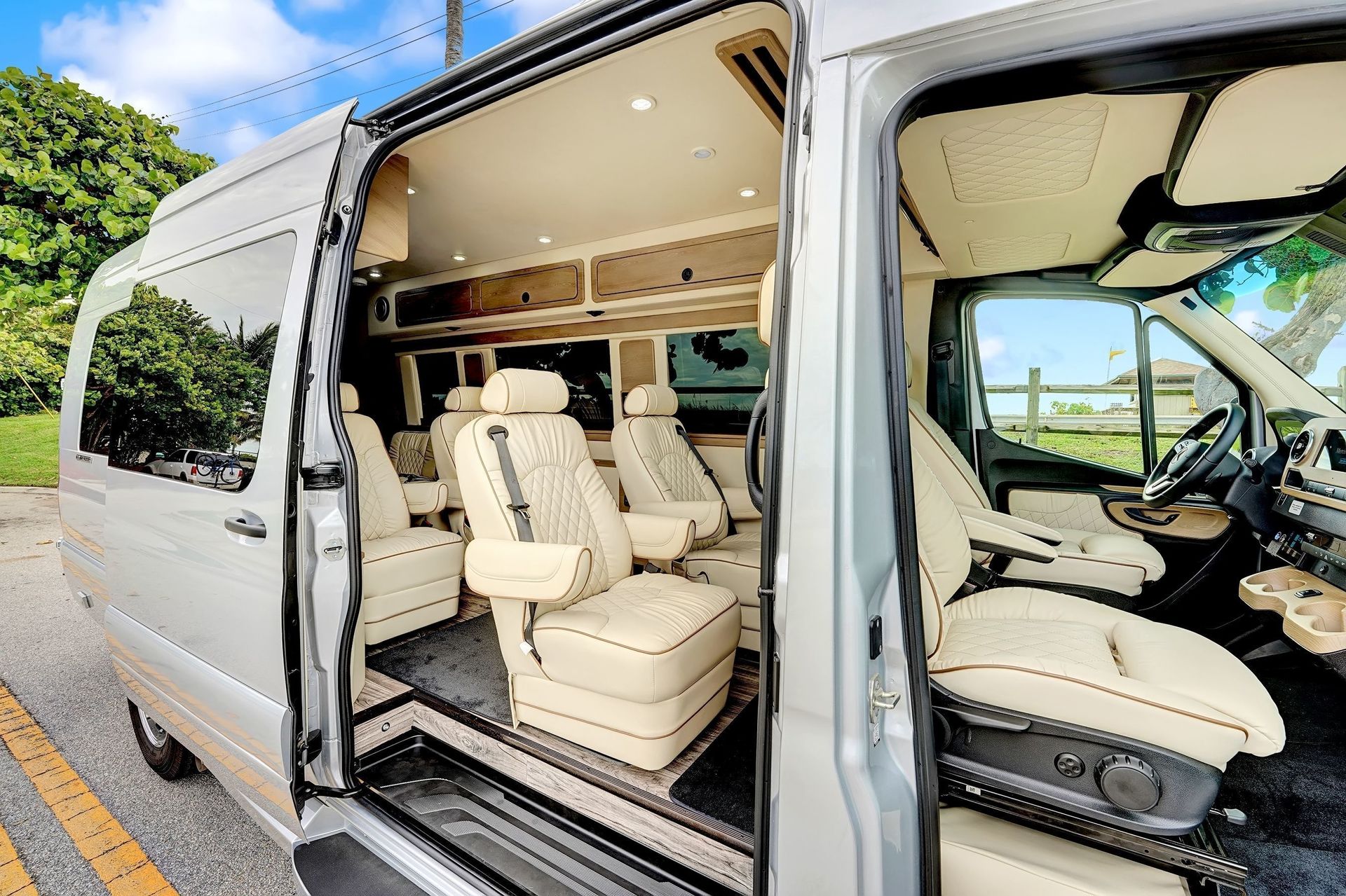 Photo 4 - 2021 Mercedes-Benz Class B Motorhome rental photo 6