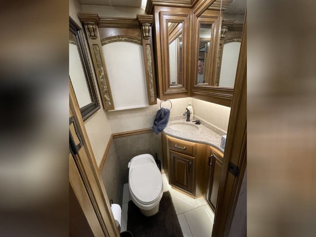 Photo 4 - 2017 Entegra Coach Class A Motorhome rental photo 14