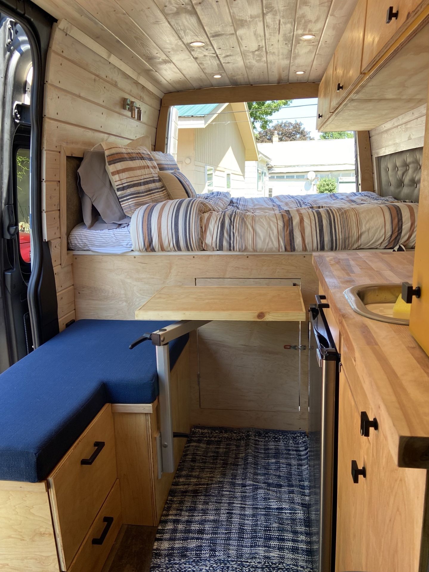 Photo 2 - 2008 Freightliner Class B Motorhome rental photo 4