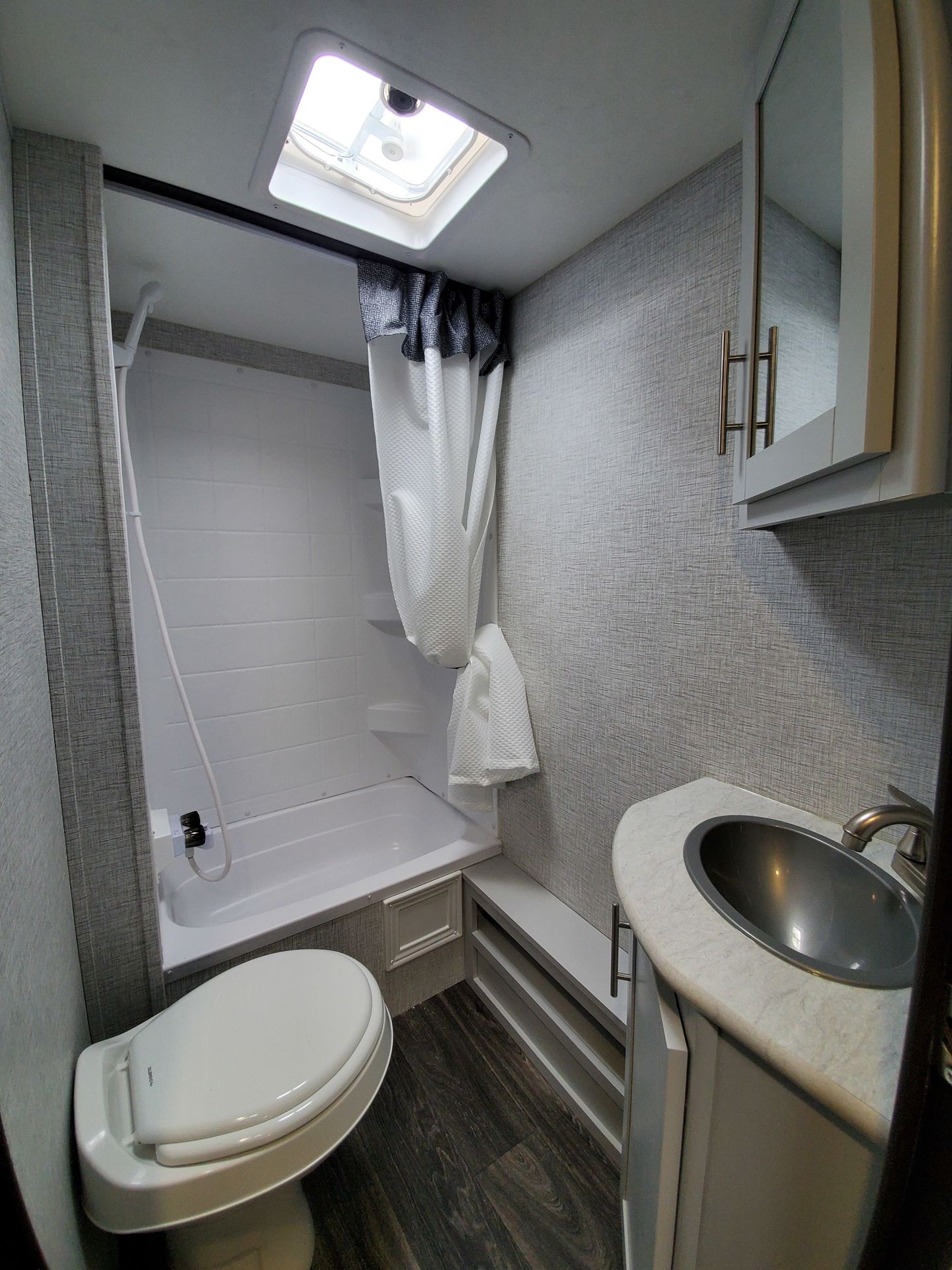 Photo 23 - 2021 Keystone Rv Travel Trailer rental photo 25