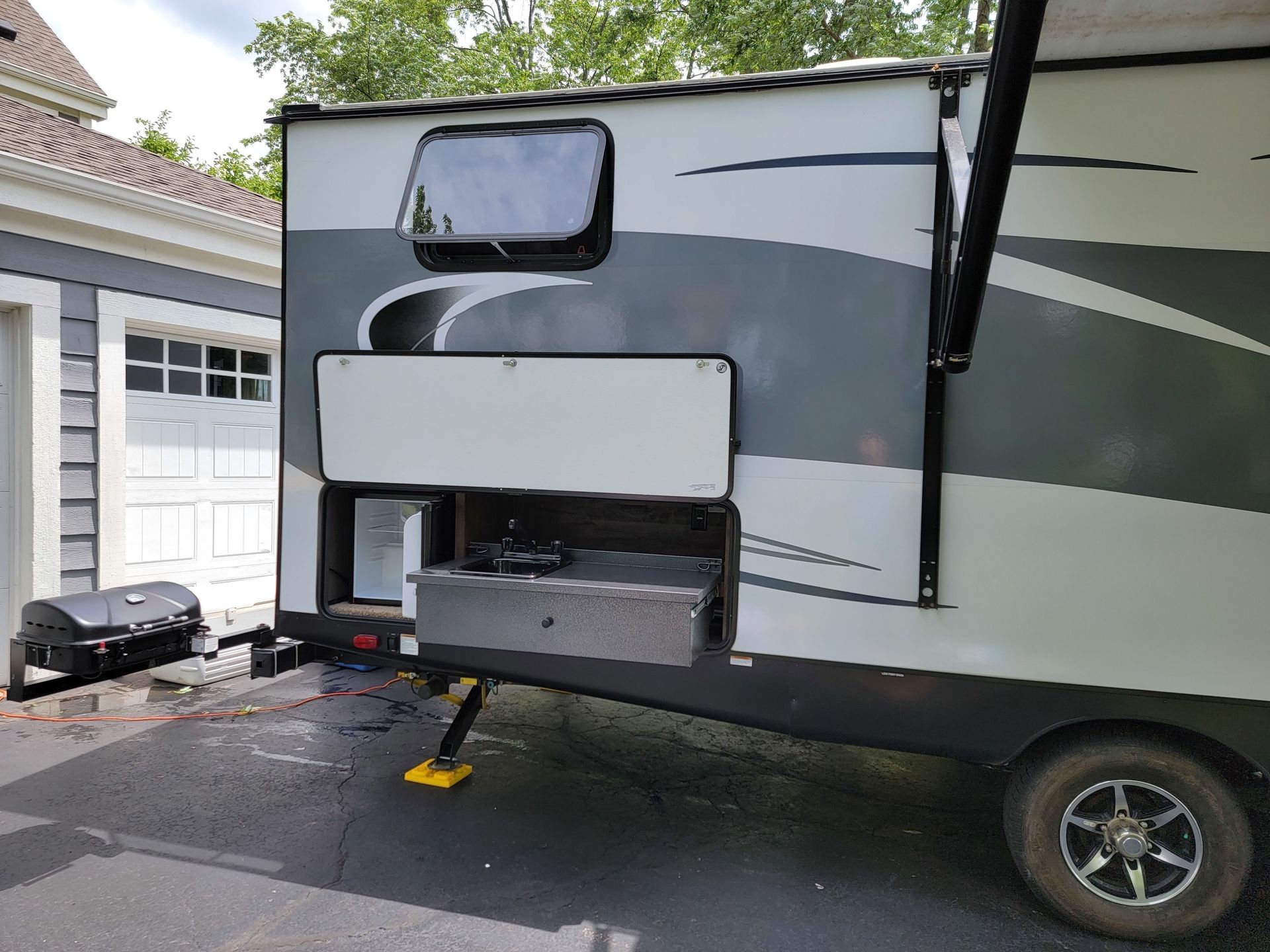 Photo 7 - 2018 Forest River Travel Trailer rental photo 9