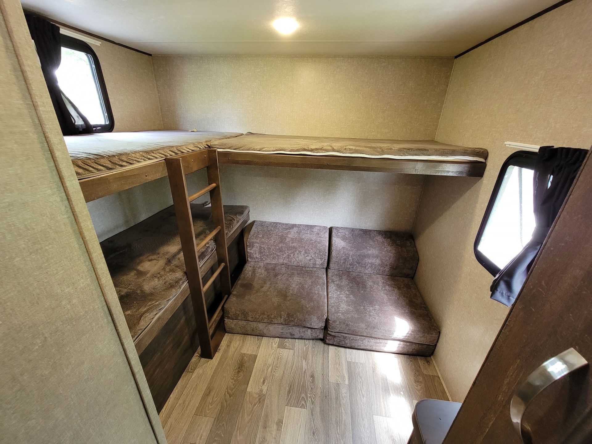 Photo 8 - 2018 Forest River Travel Trailer rental photo 10