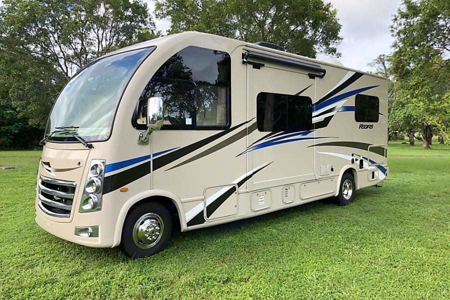 Photo 2 - 2020 Thor Motor Coach Class A Motorhome rental photo 4