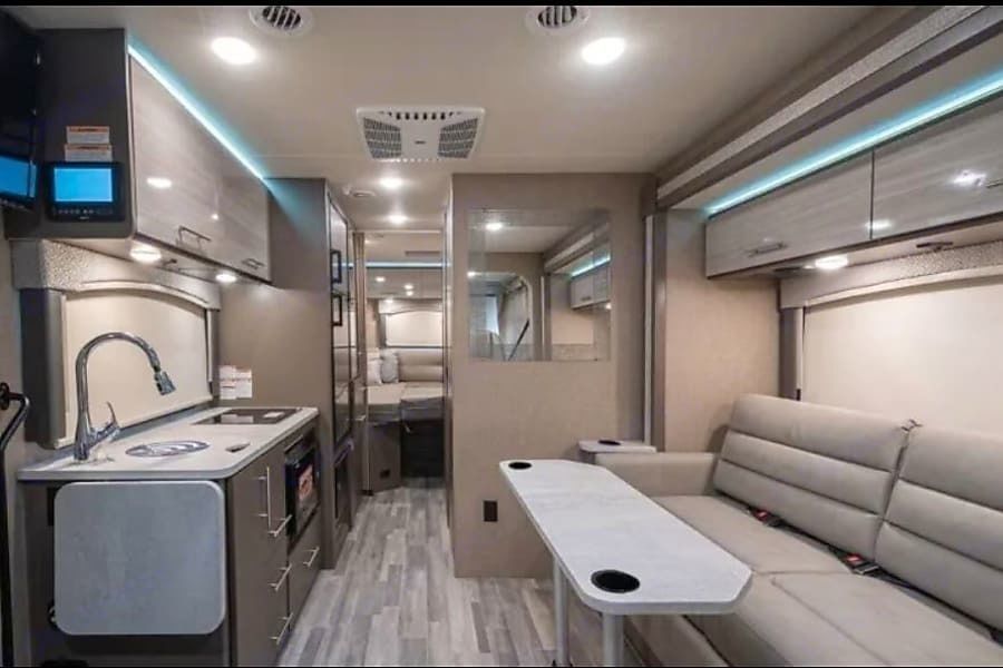 Photo 12 - 2020 Thor Motor Coach Class A Motorhome rental photo 14