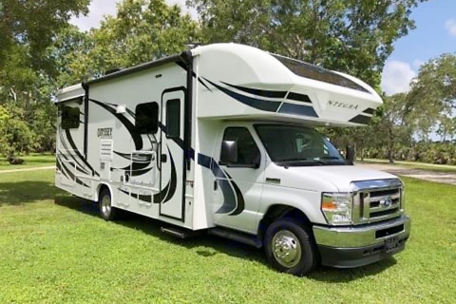 Photo 3 - 2021 Entegra Coach Class C Motorhome rental photo 5