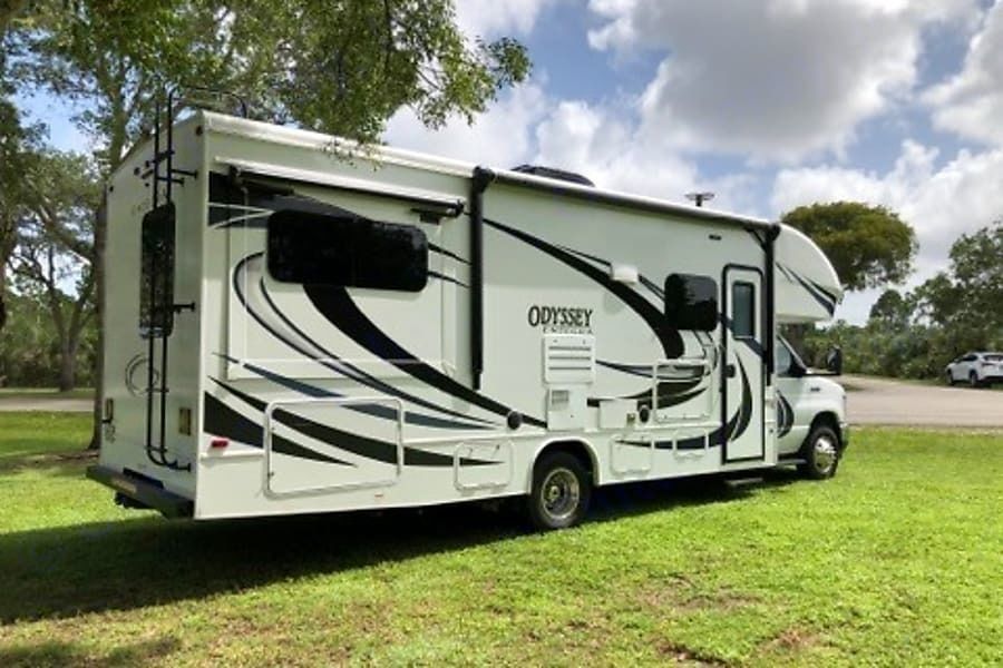 Photo 4 - 2021 Entegra Coach Class C Motorhome rental photo 6