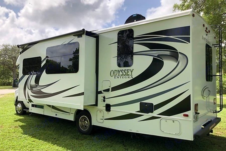 Photo 5 - 2021 Entegra Coach Class C Motorhome rental photo 7