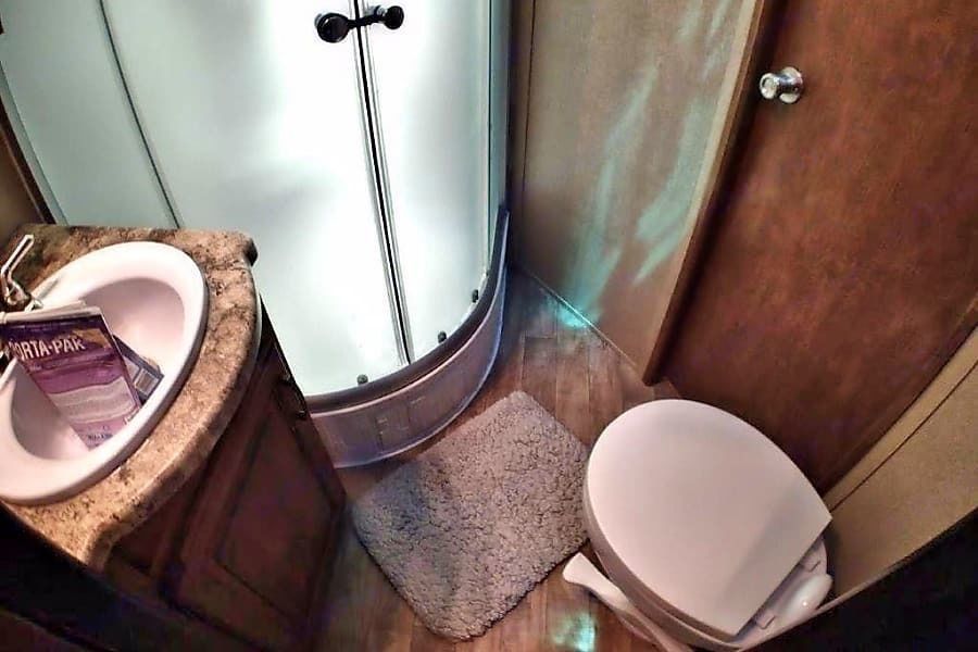 Photo 6 - 2017 Grand Design Travel Trailer rental photo 8