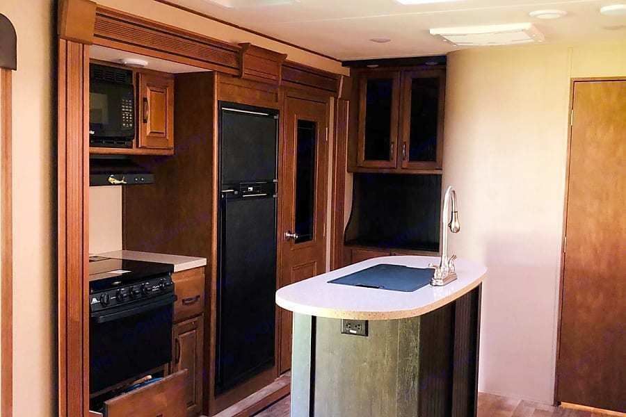 Photo 13 - 2017 Grand Design Travel Trailer rental photo 15