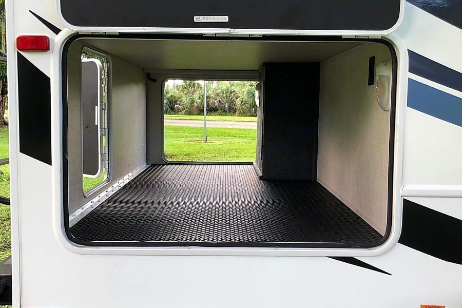 Photo 28 - 2021 Entegra Coach Class C Motorhome rental photo 30