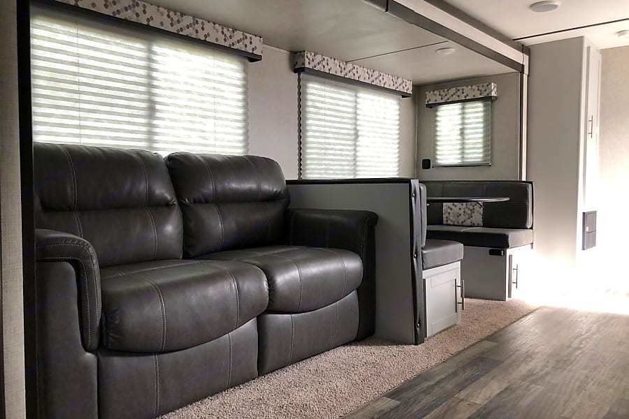 Photo 13 - 2020 Keystone Travel Trailer rental photo 15