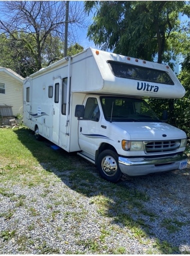 2003 Gulf Stream Ford Class C Motorhome for rent in Hollins, VA