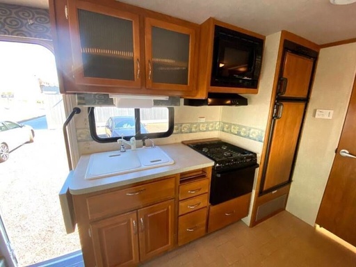 2004 Fleetwood Rv Jamboree GT Class C Motorhome for rent in Wellington, CO