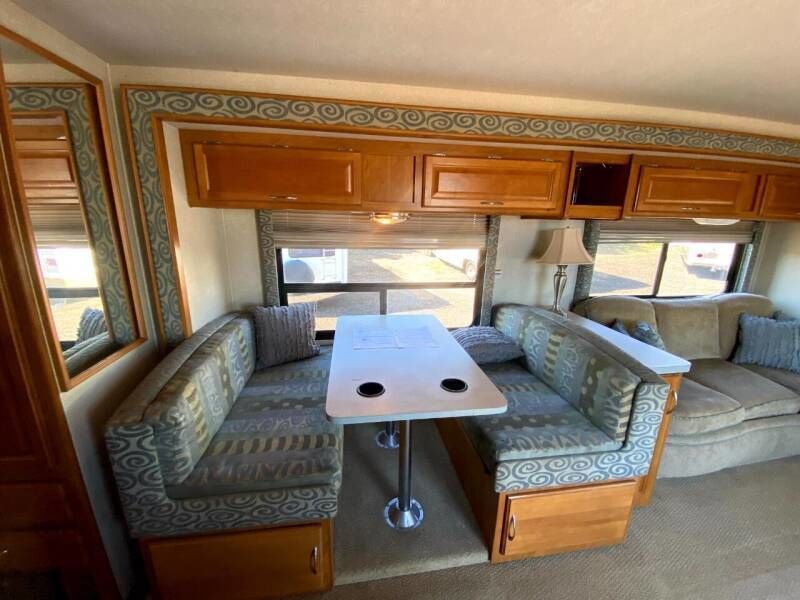 Photo 4 - 2004 Fleetwood Rv Class C Motorhome rental photo 6