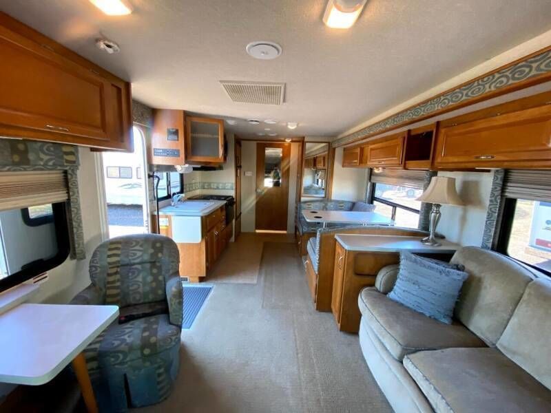 Photo 5 - 2004 Fleetwood Rv Class C Motorhome rental photo 7