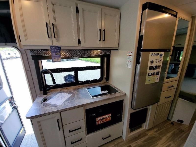 Photo 2 - 2020 Thor Motor Coach Class B Motorhome rental photo 7