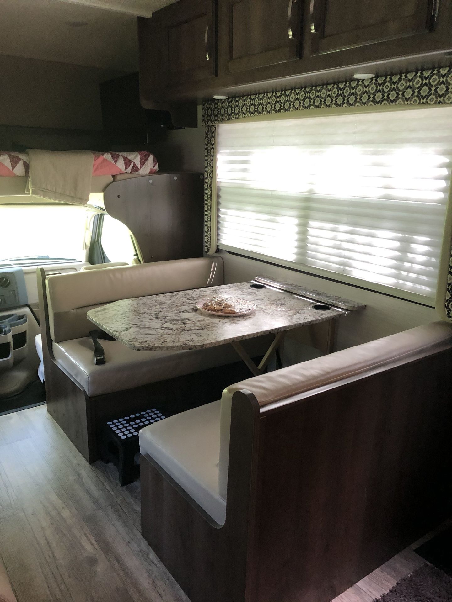 Photo 4 - 2018 Jayco Class C Motorhome rental photo 10