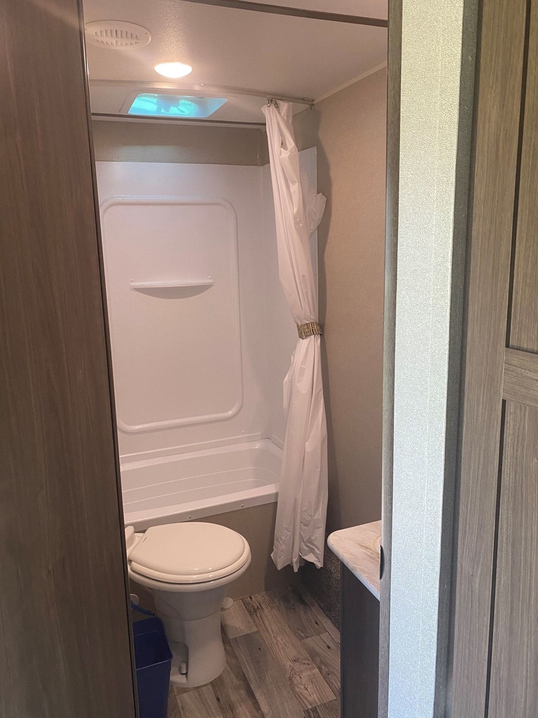 Photo 9 - 2019 Keystone Travel Trailer rental photo 11