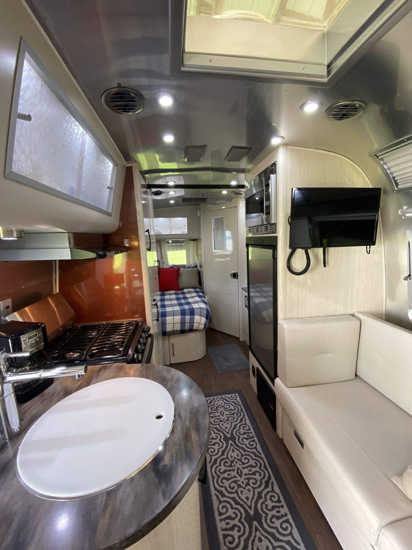 Photo 4 - 2016 Airstream Travel Trailer rental photo 6