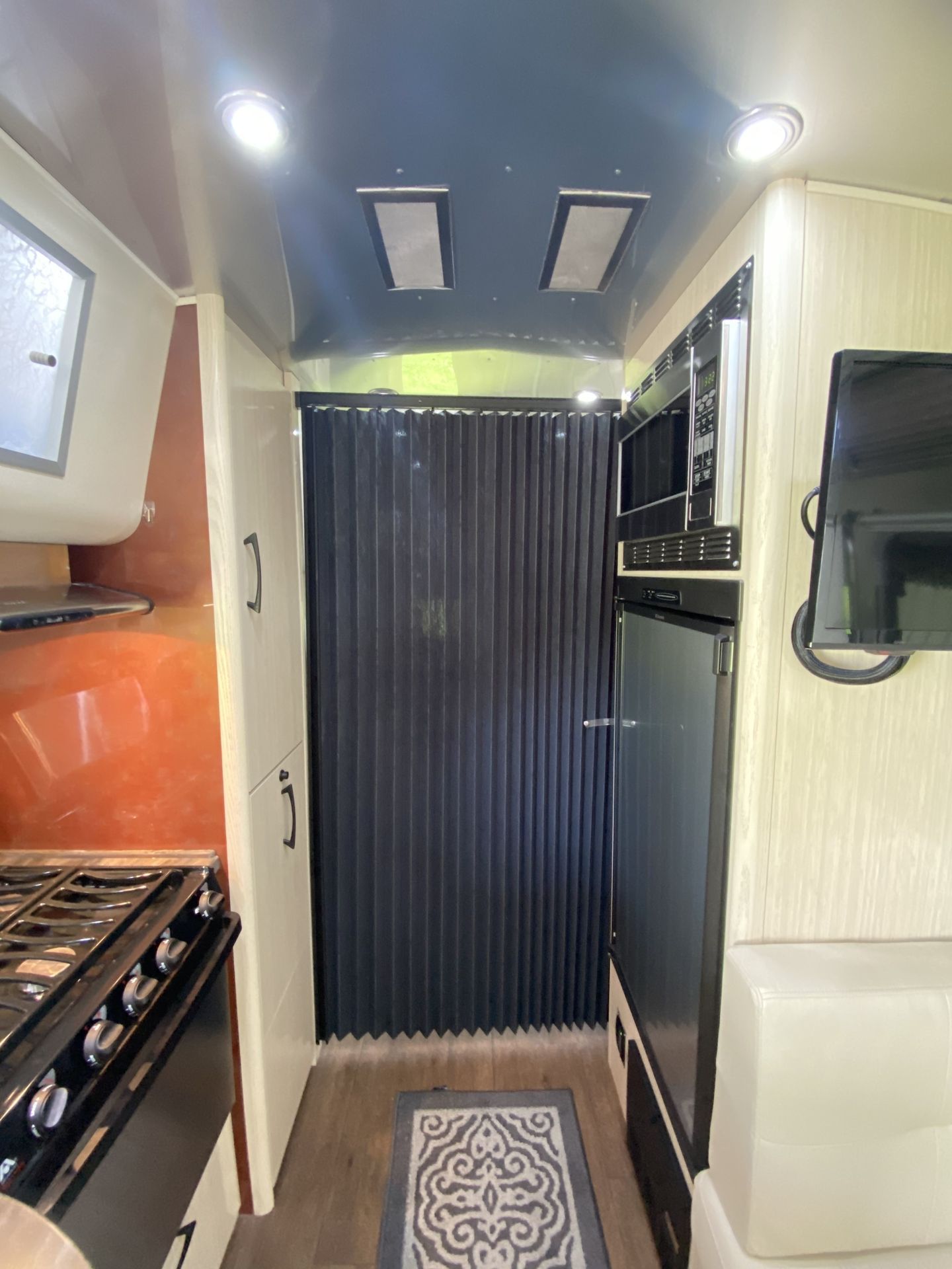 Photo 7 - 2016 Airstream Travel Trailer rental photo 9