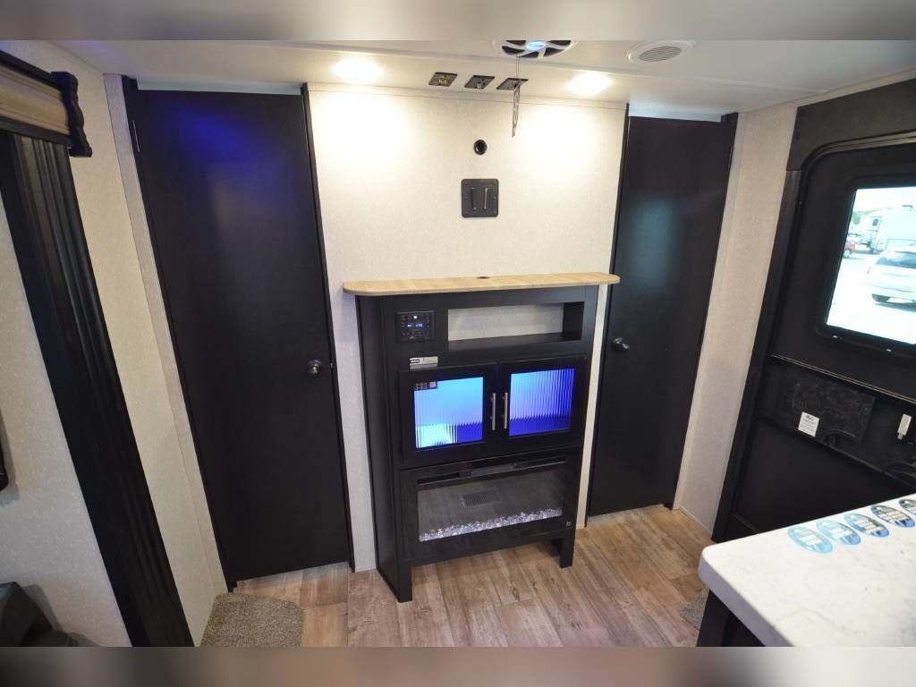 Photo 4 - 2021 Forest River Travel Trailer rental photo 6