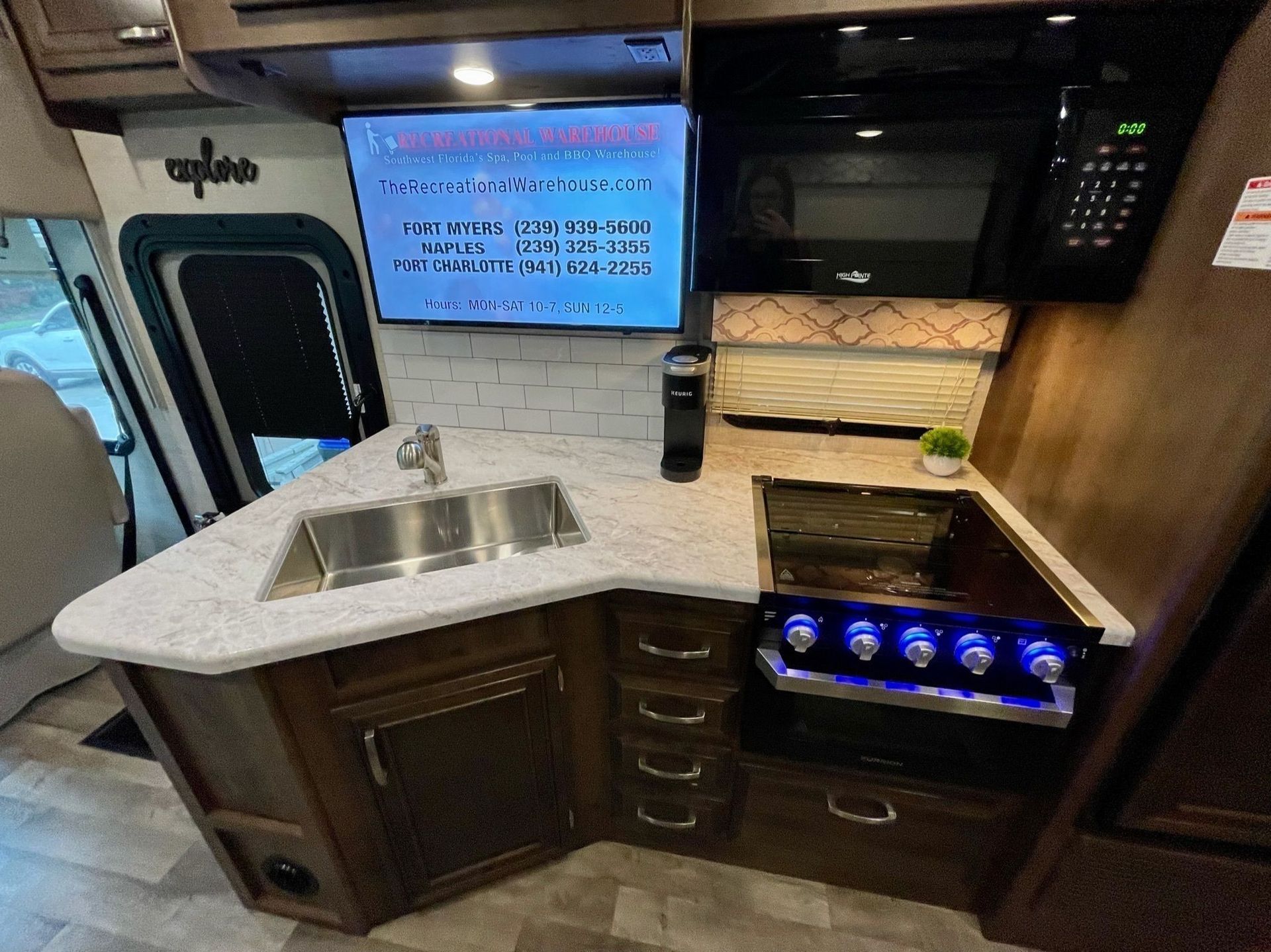 Photo 15 - 2021 Jayco Class A Motorhome rental photo 17