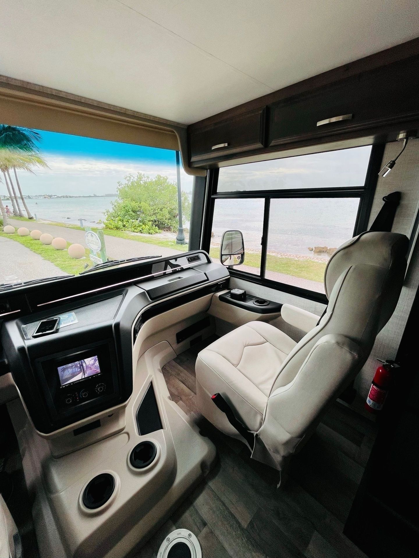 Photo 16 - 2021 Jayco Class A Motorhome rental photo 18
