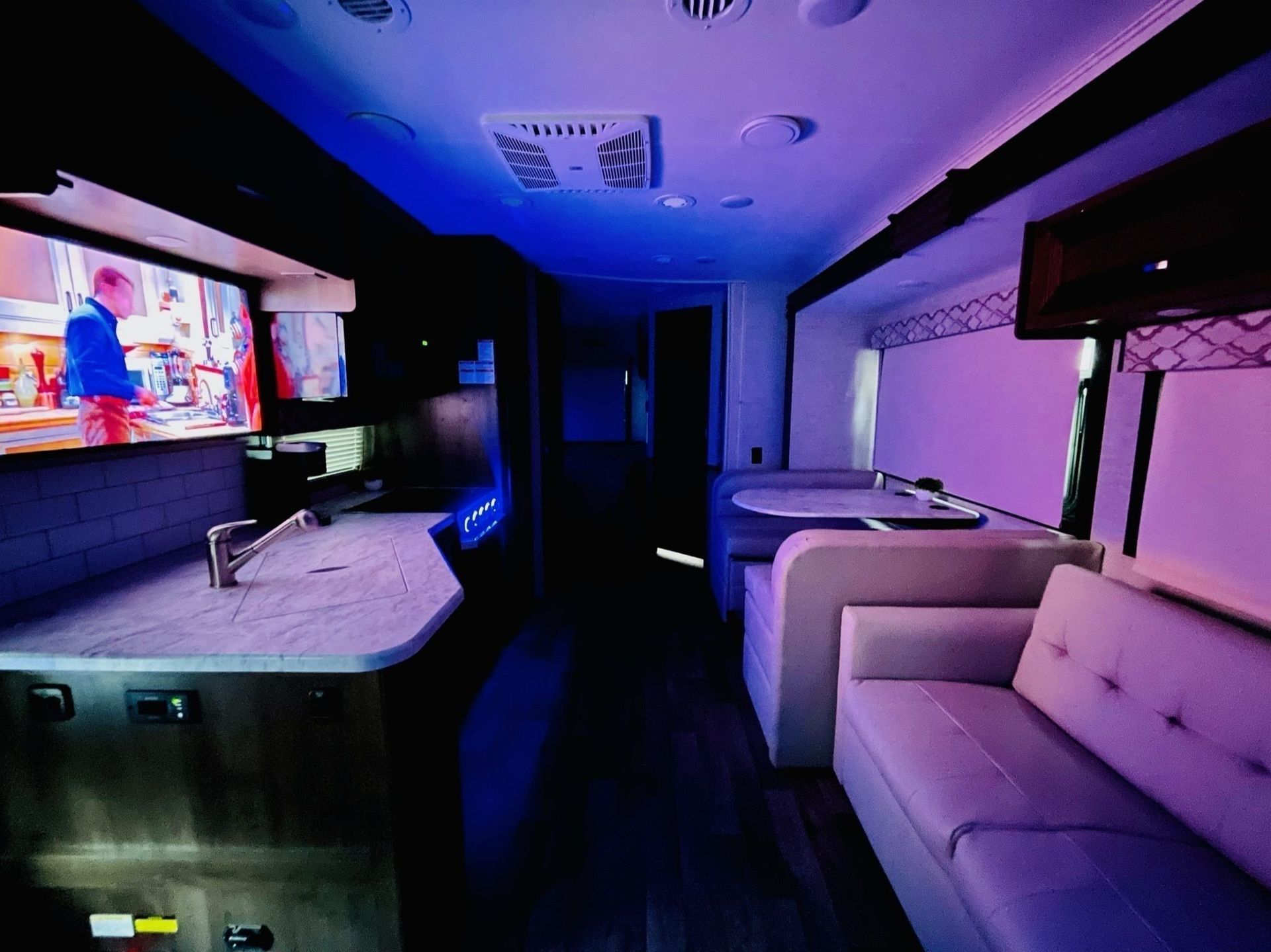 Photo 19 - 2021 Jayco Class A Motorhome rental photo 21